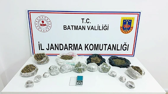 2500 GRAM ESRAR ELE GEÇİRİLDİ