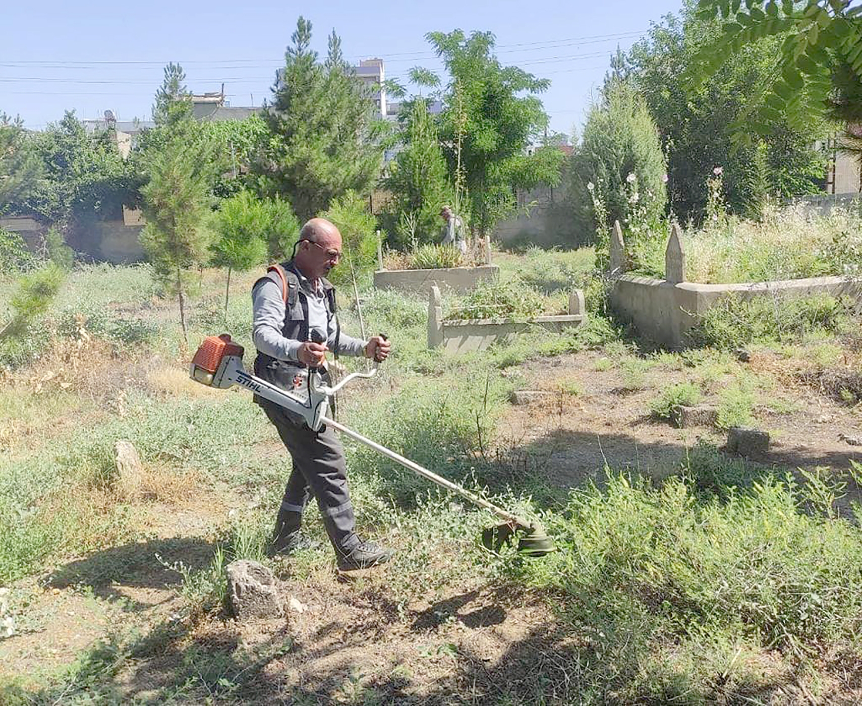 MEZARLIKLARDA HUMMALI ÇALIŞMA