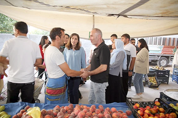 EŞ BAŞKANLAR, SEMT PAZARINDA VATANDAŞ DİNLEDİ