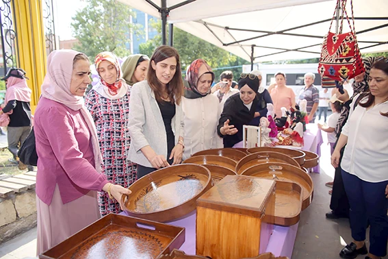 “KADINA VE KADININ EMEĞİNE DEĞER VERİYORUZ”