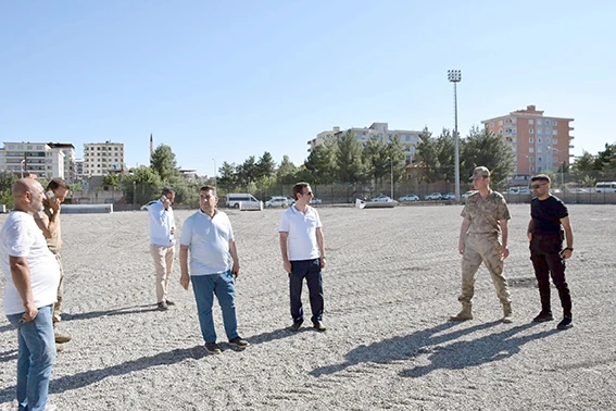 SAHA ZEMİNİ YENİLEME ÇALIŞMALARI DEVAM EDİYOR