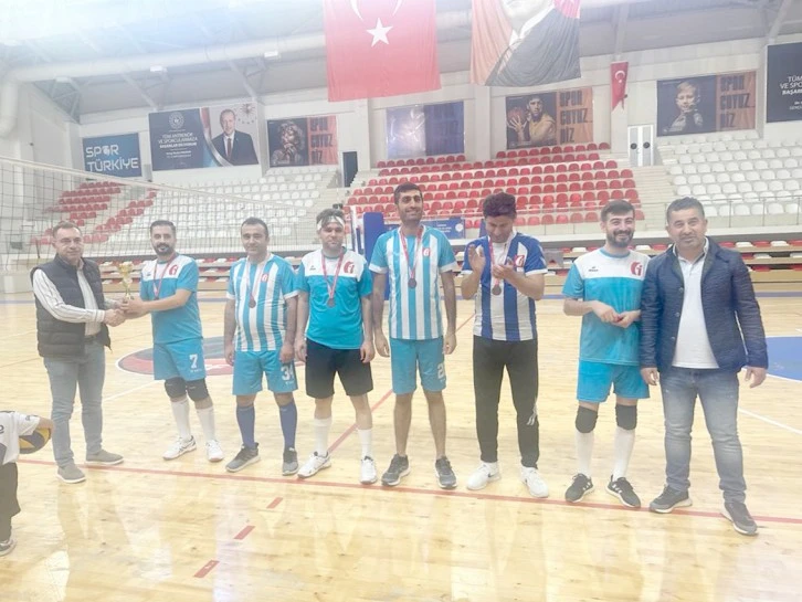 VERGİ DAİRESİNİN VOLEYBOLDA BAŞARISI