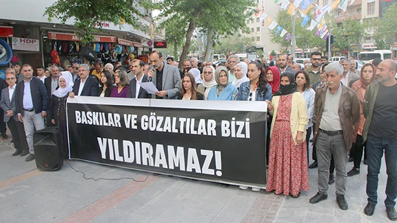 YEŞİL SOL PARTİ’DEN GÖZALTI TEPKİSİ