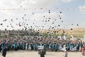 BATÜ’DE MEZUNİYET TÖRENİ YAPILDI