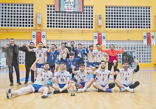 ERKEK VOLEYBOL TAKIMI NAMAĞLUP ŞAMPİYON OLDU