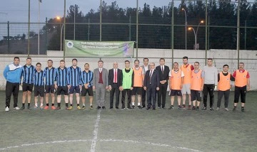 FUTBOL TURNUVALARI REKTÖR DEMİR’İN İLK VURUŞU İLE BAŞLADI