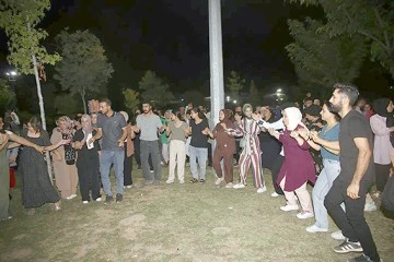 HALK KONSERİNDE KONUŞAN EŞ BAŞKANLAR “DİLİMİZE SAHİP ÇIKACAĞIZ”