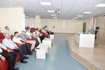 MÜDÜRLERLE AYLIK DEĞERLENDİRME TOPLANTISI YAPILDI