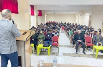 ÖĞRENCİLERE ‘İSLAM'IN ÖNEMİ’ EĞİTİMİ VERİLDİ